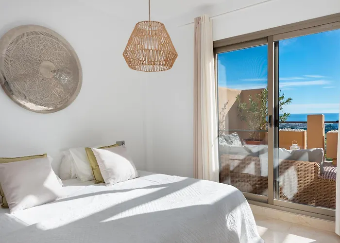 Premium Penthouse With Unmatched Views Εστεπόνα