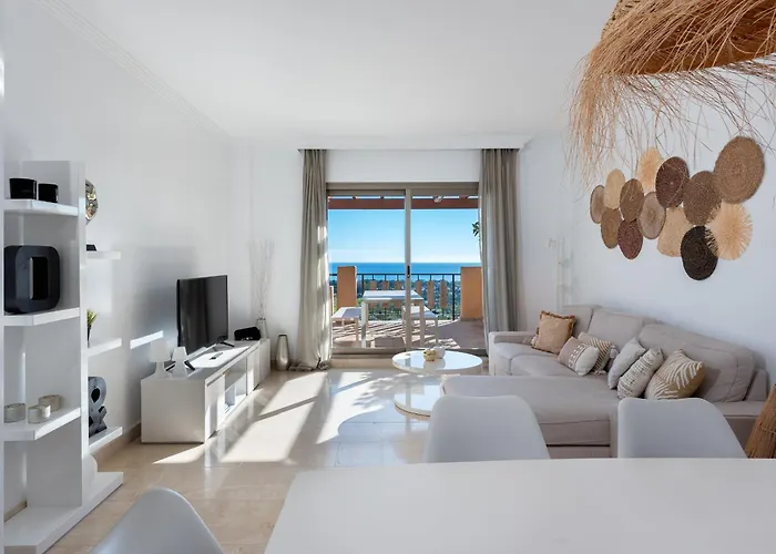 Premium Penthouse With Unmatched Views Εστεπόνα