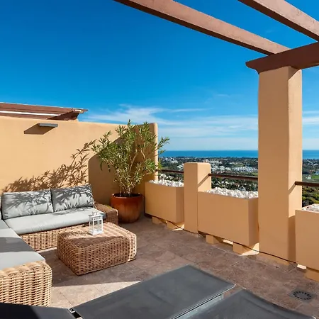 Premium Penthouse With Unmatched Views דירה