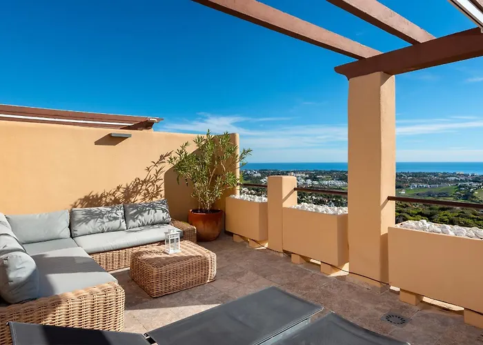 Premium Penthouse With Unmatched Views דירה